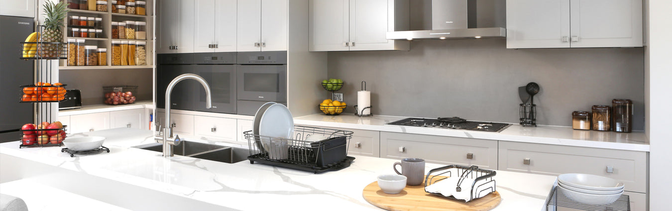 Kitchen & Dining
