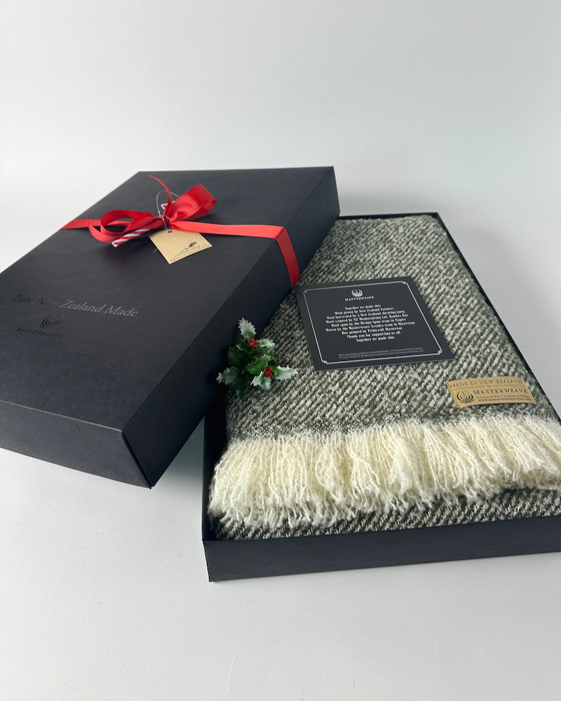 Xmas Gift Box - Wool Twill Throw - Moss