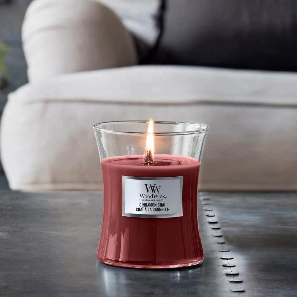 Medium WoodWick Scented Soy Candle - Cinnamon & Chai