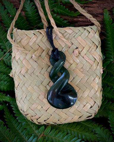 Greenstone - Pounamu, Pikorua the Twist