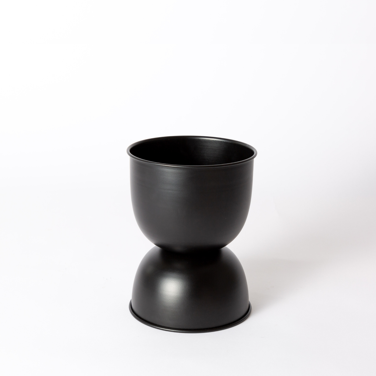 Domes Metal Planter Medium - Black