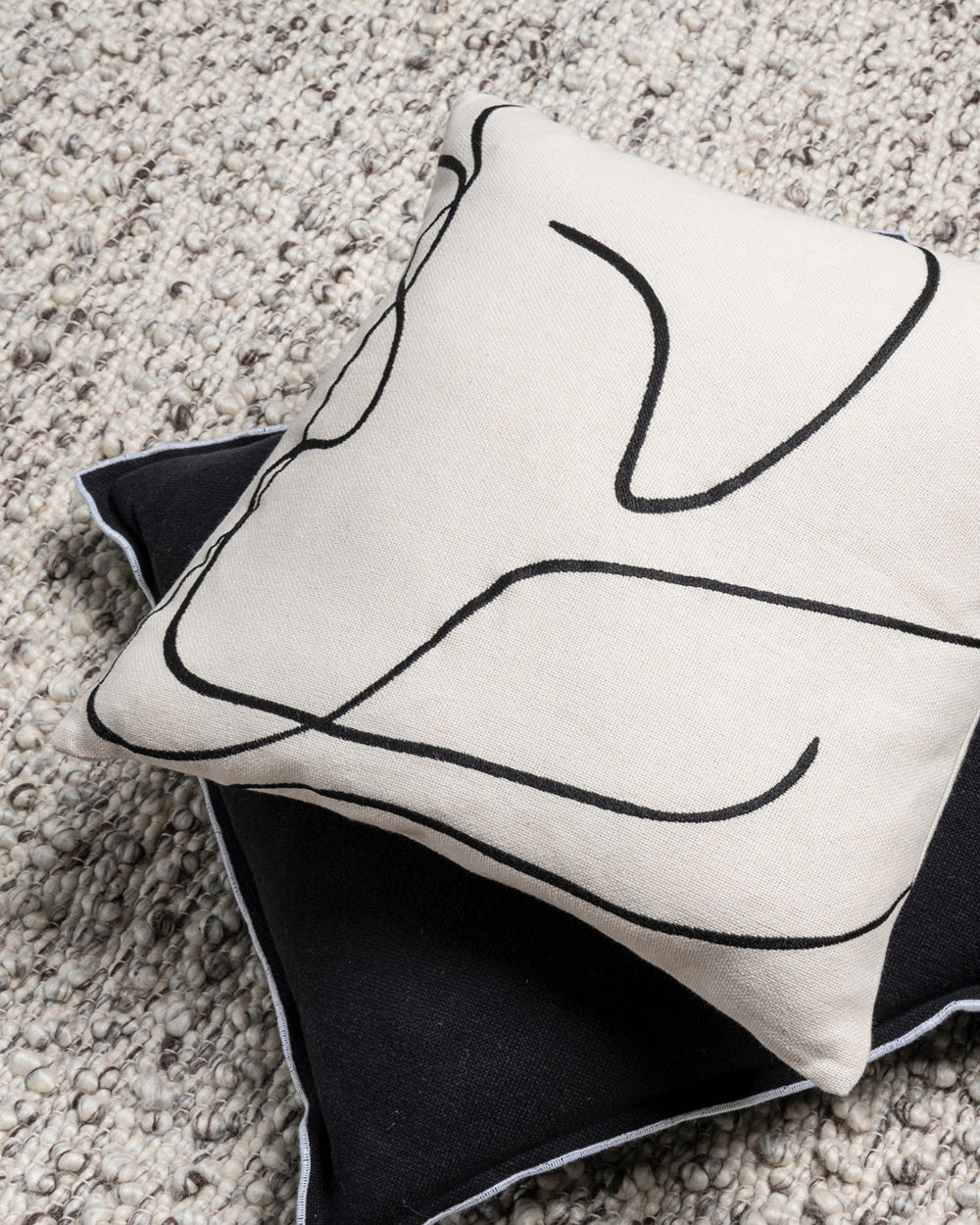 Alejandro Cushion
