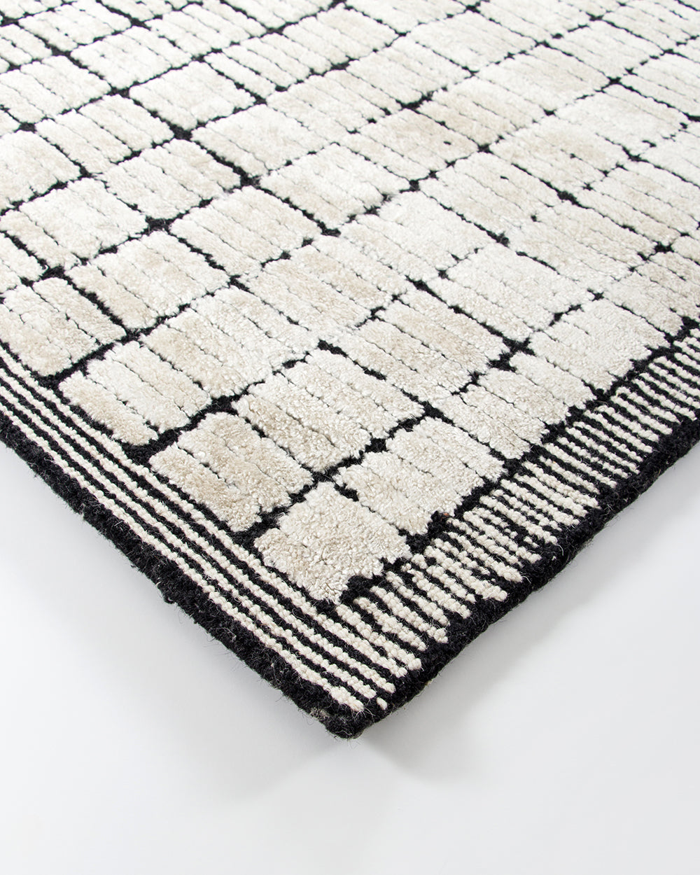 Enzo Black/Ivory 160x230cm Floor Rug
