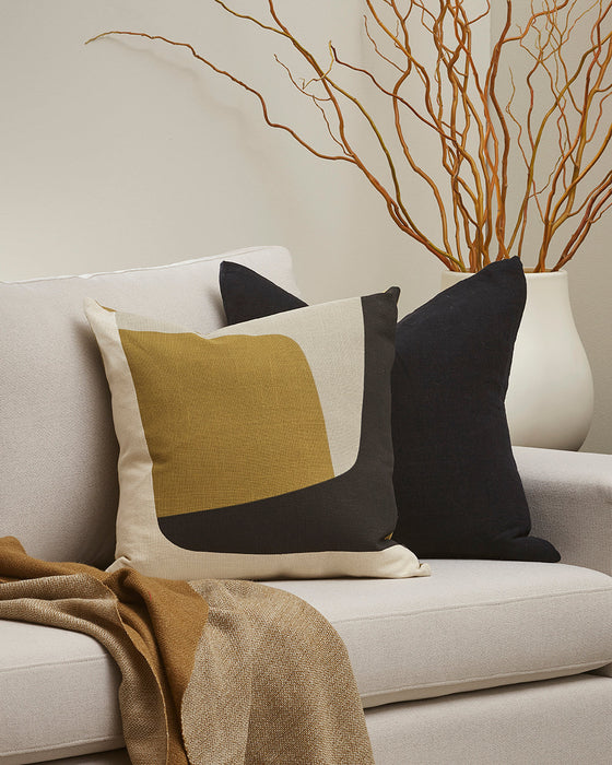 Maria Toffee Cushion