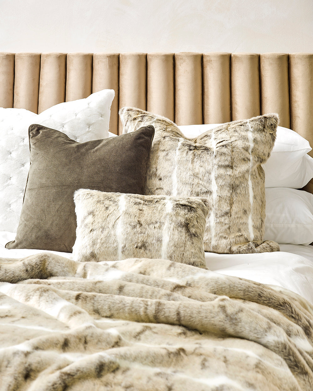 Mountain Rabbit Oblong Cushion
