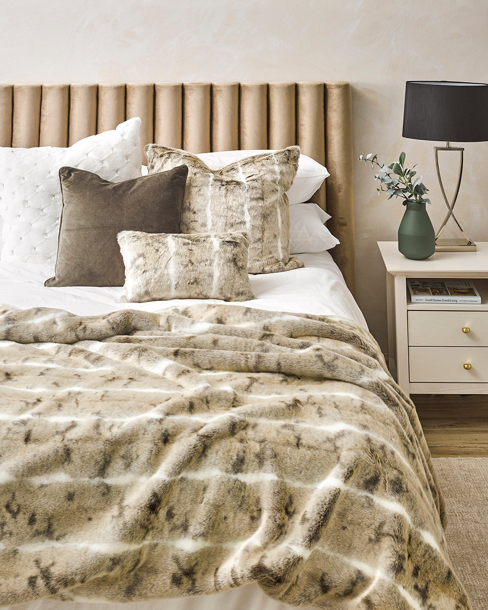 Mountain Rabbit Oblong Cushion