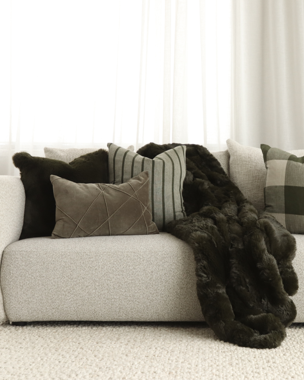 Pelage Olive Throw