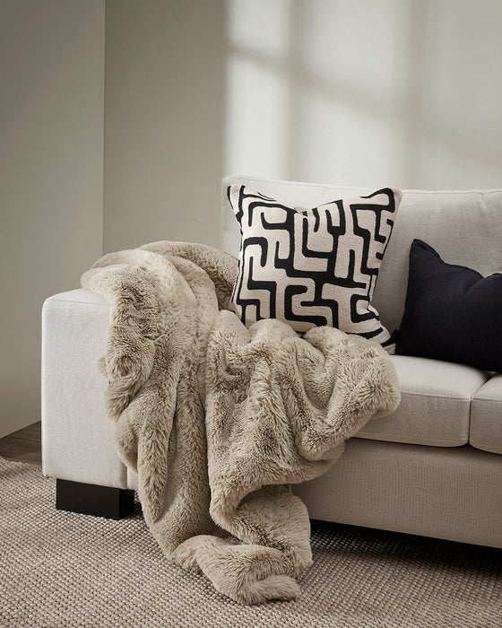 Pelage Taupe Throw