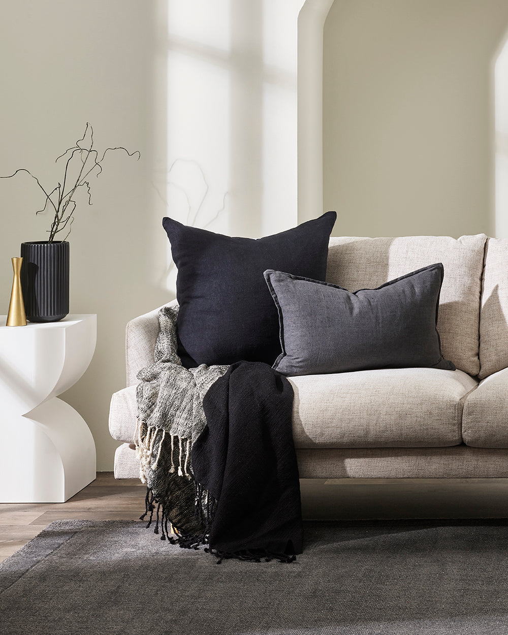 Varese Black Throw